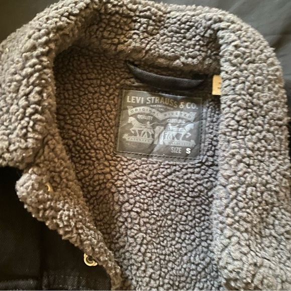 Levi’s Black Sherpa Trucker Jacket - Picture 3 of 3